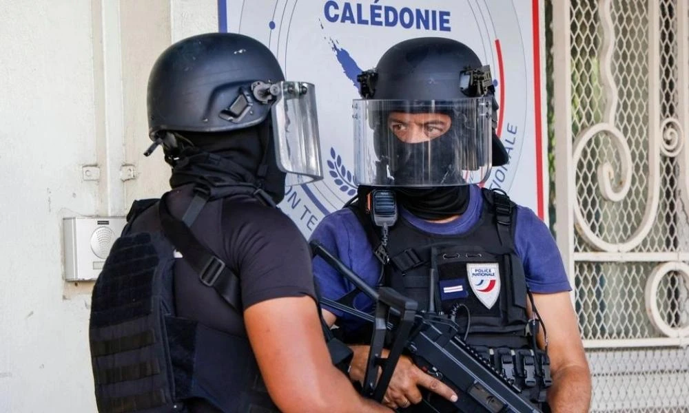 Νέα Καληδονία: Ξεκίνησε η απομάκρυνση Γάλλων τουριστών